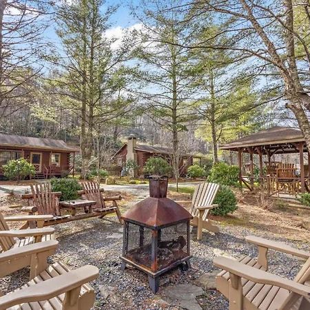 Picturesque Riverside Cabin With Fireplace And Porch Блоуинг-Рок Экстерьер фото