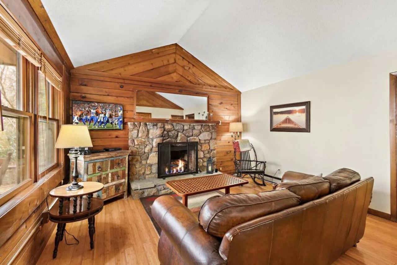 Picturesque Riverside Cabin With Fireplace And Porch Блоуинг-Рок Экстерьер фото